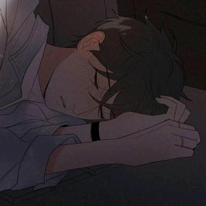 亲嘴脱内衣扒胸摸下奶
